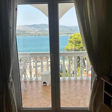 Toby With Sea View * Traù