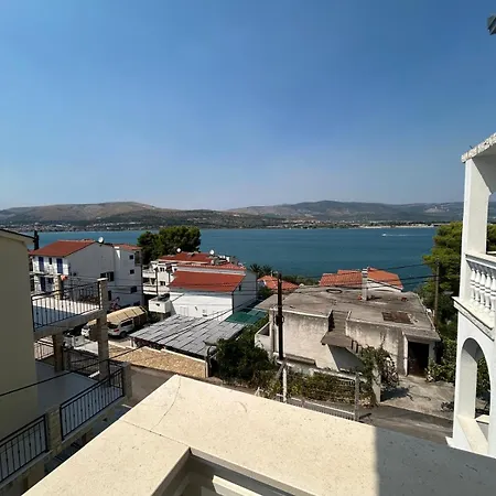 Appartamento Toby With Sea View Traù